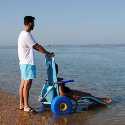 Плажен шезлонг с колела Oceanic Sun Beach – мобилен и удобен достъп до морето